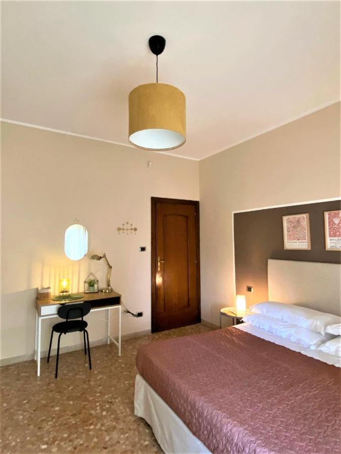 Casa Viola A 900 Mt Dalla Staz. Centrale Pescara Exterior photo